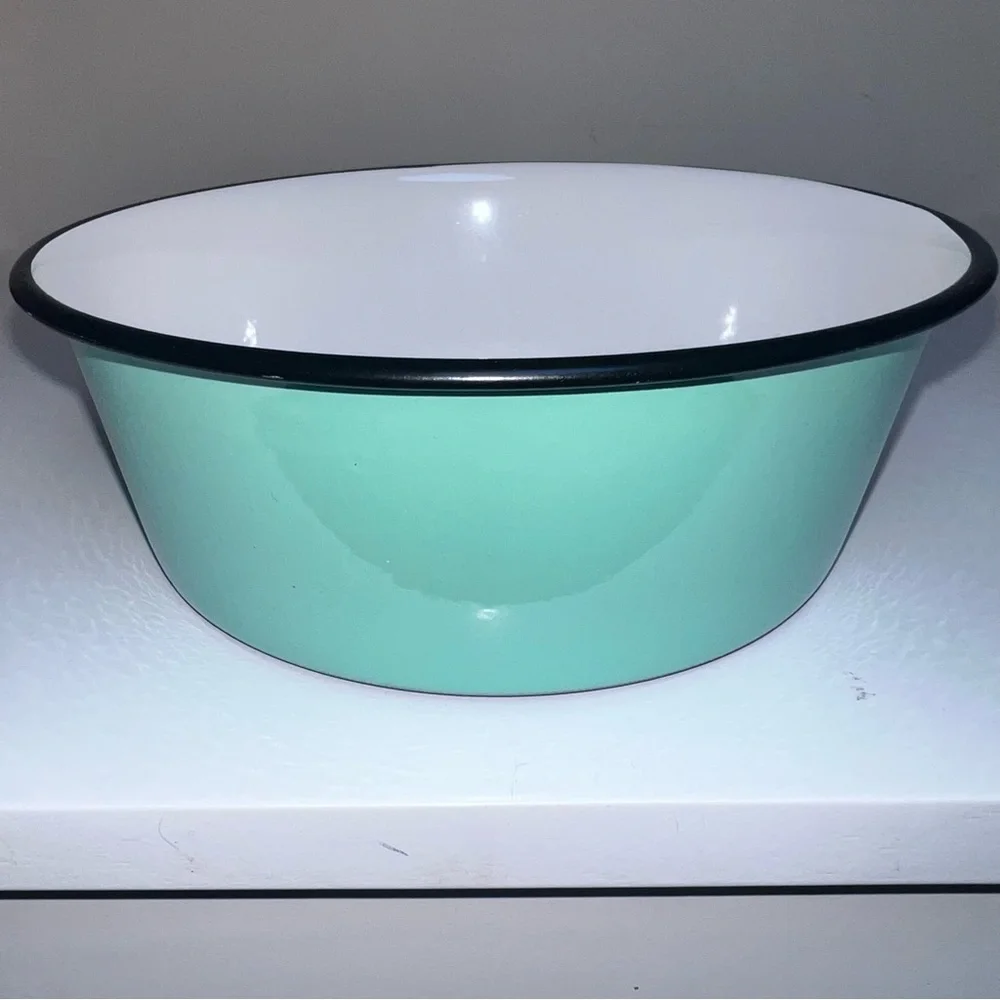 Boots & Barkley Mint Green Enamel Dog Bowl No Slip